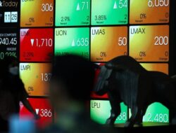 Masuk Radar Hingga Disuspen Bursa, Saham MLPT Malah Lanjut Terbang