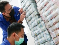 Alasan Babi Ngepet & Tuyul Ogah Ambil Uang Ke Bank
