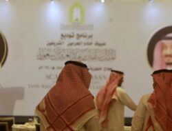 Raja Arab Bagikan Harta Uang & Emas Hingga Warga RI Gegara Ini