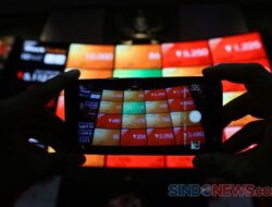 Tersengat Reshuffle Pembantu Presiden Kerja, IHSG Awal Pekan Ditutup Ambles 1,28%