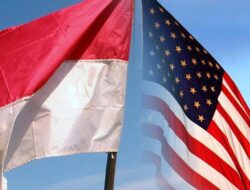Ribuan Warga AS Sambut Ri RI, Kibarkan Bendera Merah Putih