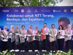 Kemenkop Latih Mamak-Mamak Perajin Tenun NTT Untuk Berkoperasi