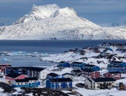 Kala Kiamat Buka Harta Karun Greenland, Diintai Trump-Emas Beku Dunia