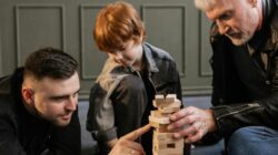 9 Untuk 10 Pekerja RI Tanggung Dua Generasi, Pensiun Tetap Harus Kerja