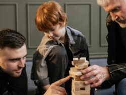 9 Untuk 10 Pekerja RI Tanggung Dua Generasi, Pensiun Tetap Harus Kerja