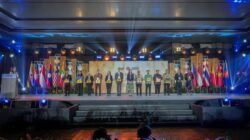 Kain Tenun Sumba Antarkan Desa Bakti BCA Raih Prestasi Di Asosiasinegara-Negaraasiatenggara Tourism Awards