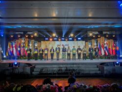 Kain Tenun Sumba Antarkan Desa Bakti BCA Raih Prestasi Di Asosiasinegara-Negaraasiatenggara Tourism Awards