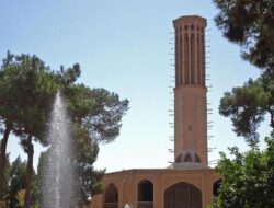 Diserang Asing-Konflik Bersenjata Besar Runtuhkan Iran Usai 200 Tahun Berjaya