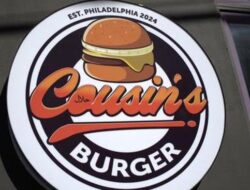 Pria Ini Didalam Sebab Itu Raja Burger Halal dan Cuan Rp67 Miliar Setahun