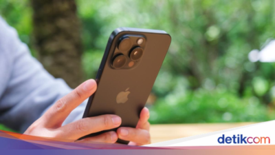 Apple Pun Tak Kuasa Menahan Harga iPhone