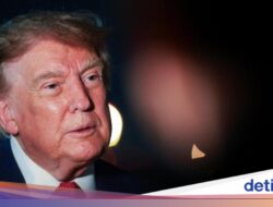 Trump Mau Patok Tarif Mutakhir buat Chip-Laptop Asal China